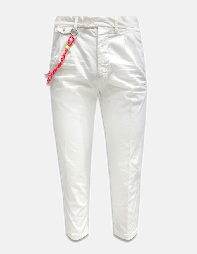 Picture of Replay Pleated Stretch Crop White Chino